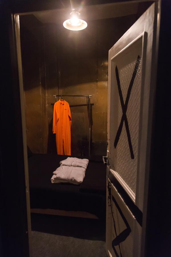 Alcatraz Jail-Hostel Tbilisi Bagian luar foto