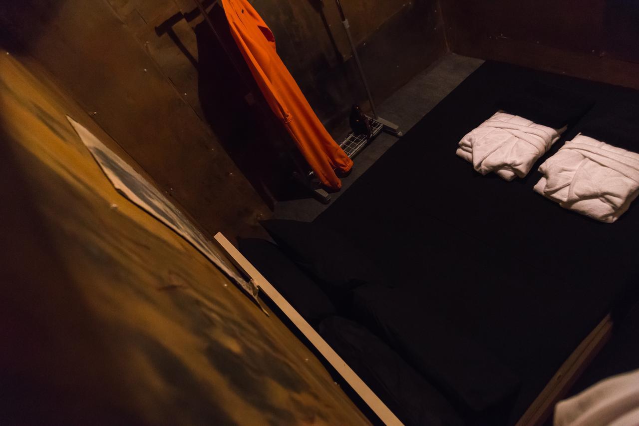 Alcatraz Jail-Hostel Tbilisi Bagian luar foto