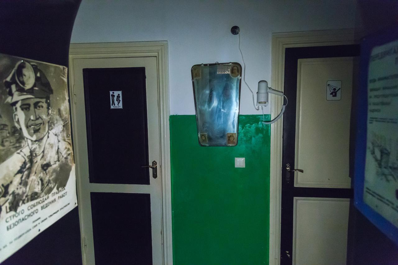 Alcatraz Jail-Hostel Tbilisi Bagian luar foto