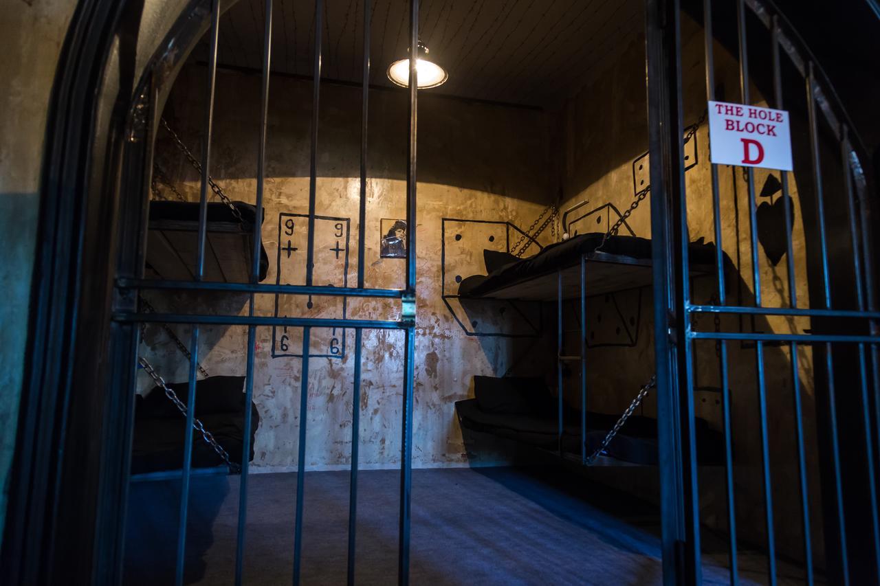 Alcatraz Jail-Hostel Tbilisi Bagian luar foto